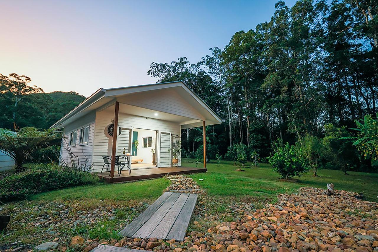 The Poolhaus Retreat - Peaceful Private Studio Valdora Zewnętrze zdjęcie